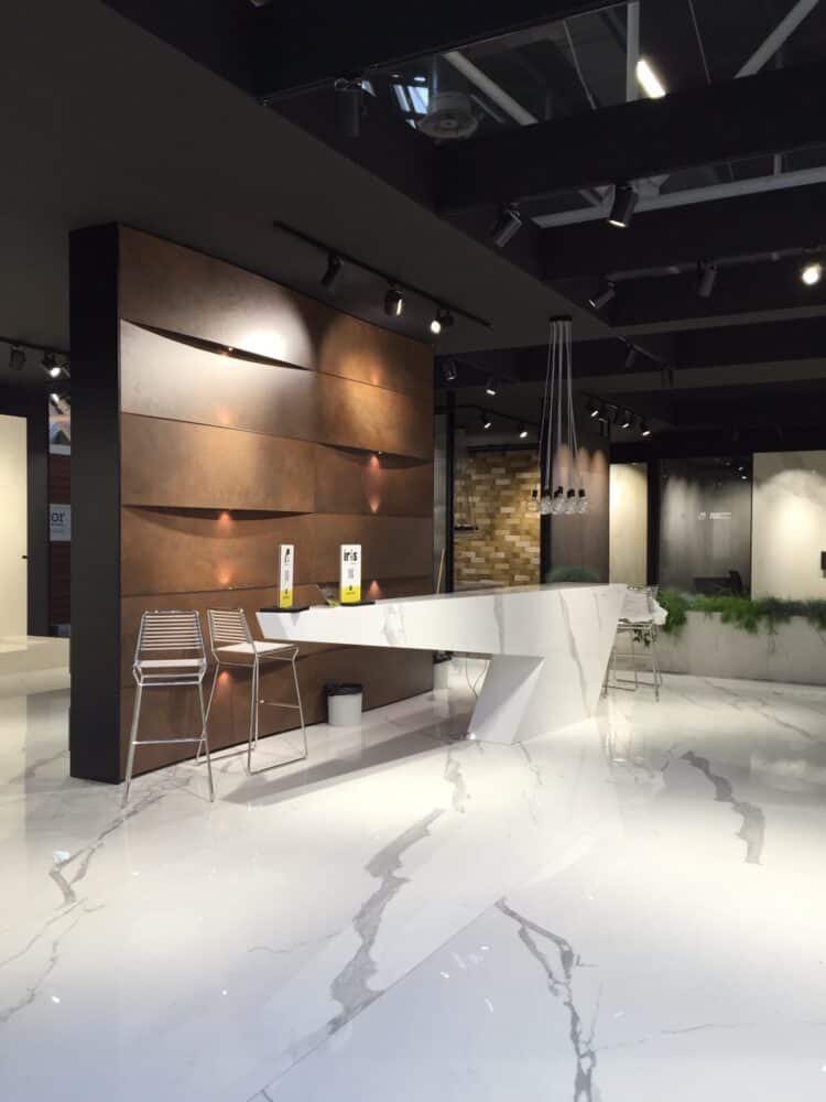 Stand Iris Ceramiche Cersaie 2015-04